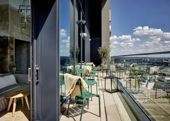 25hours Tour Hotel 4*