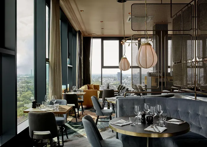 Hotel 25hours Tour 4*