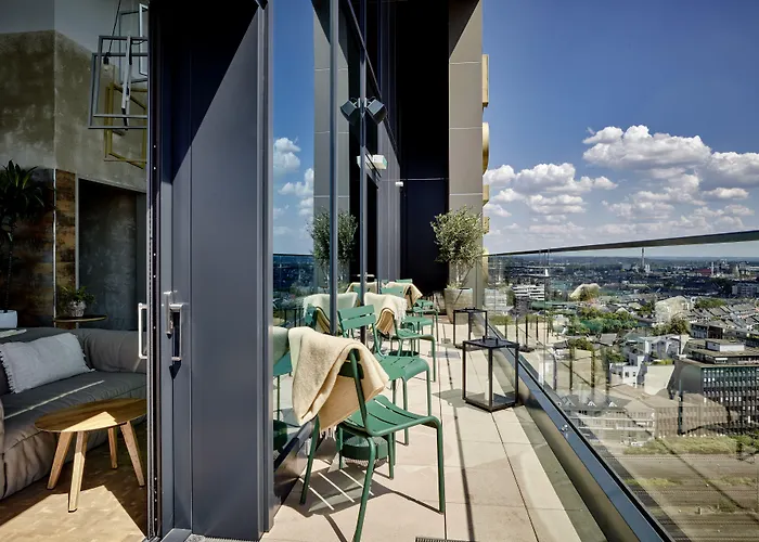 25hours Tour Hotel 4*