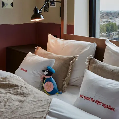 Hotell 25hours Tour Düsseldorf