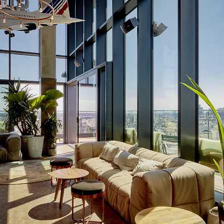 25hours Tour Hotel 4*