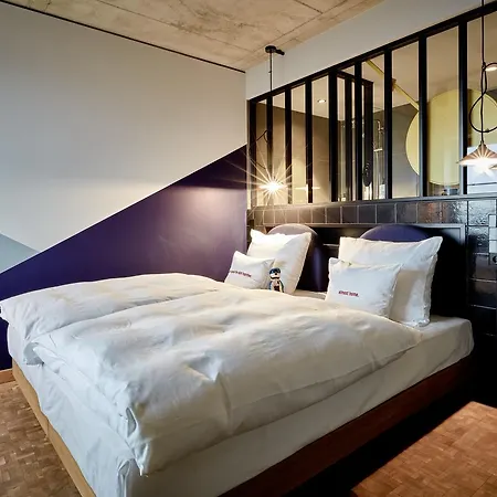 25アワーズ ダス トゥール 4* デュッセルドルフ