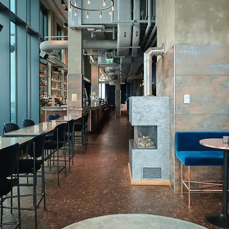 Szálloda 25hours Tour