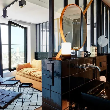 25hours Tour Szálloda 4*