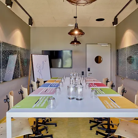 25hours Tour Szálloda