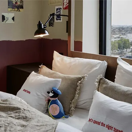 Hotel 25hours Tour