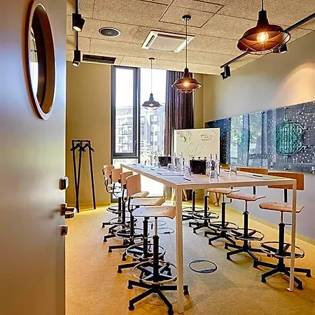 Hotell 25hours Tour Düsseldorf