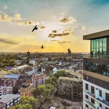 Szálloda 25hours Tour 4*