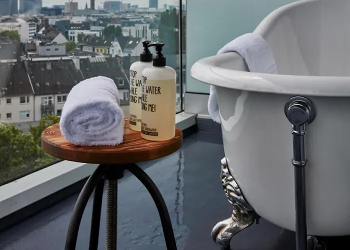 25hours Tour Hotel 4*