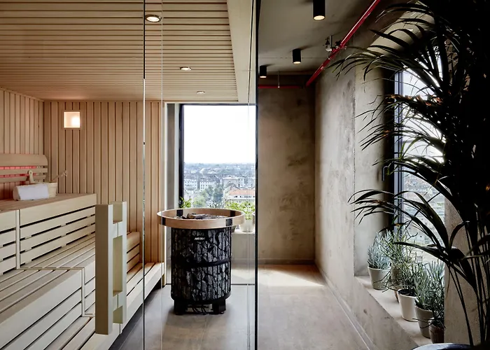 25hours Tour 4* デュッセルドルフ