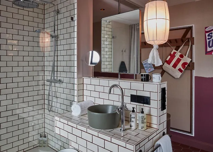 25hours Tour ホテル