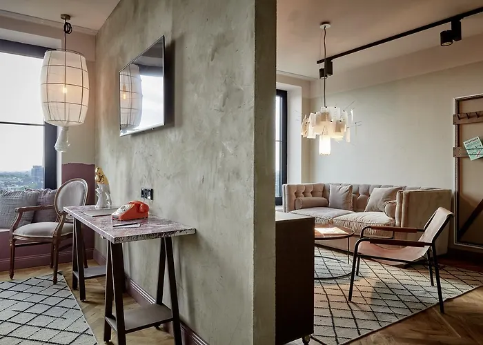 25hours Tour Szálloda 4*